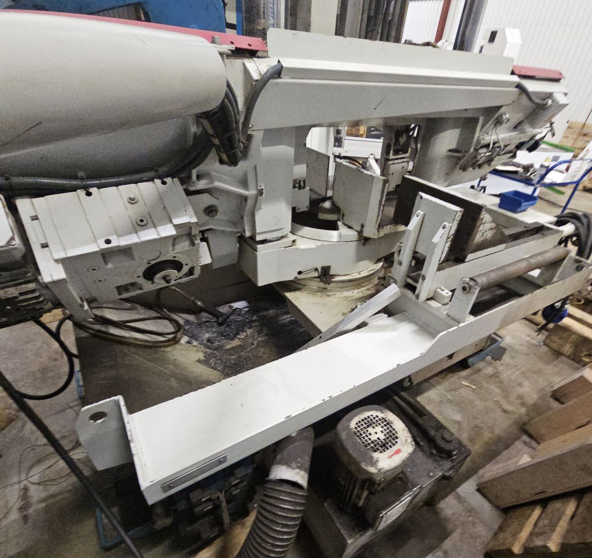 Båndsag Behringer HBP 260  m/rullebord